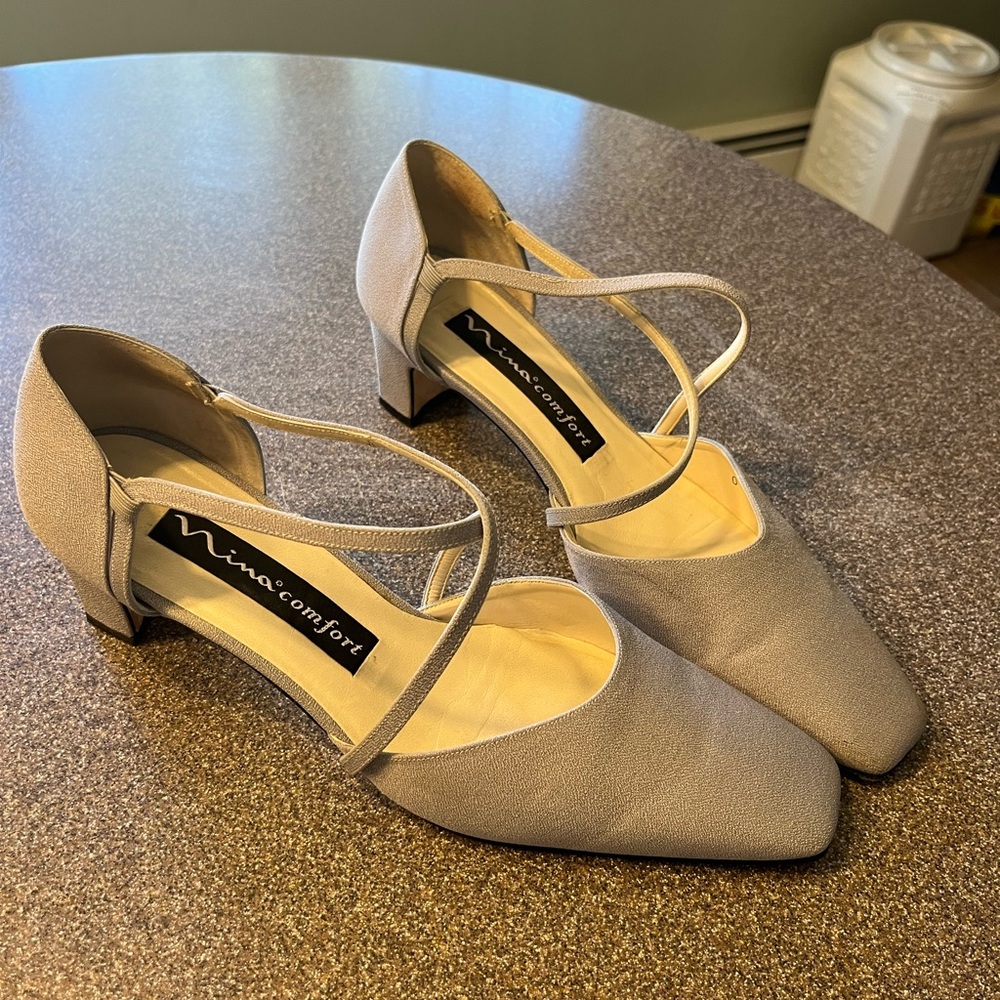 Women’s gray dress shoes. Size 9.5